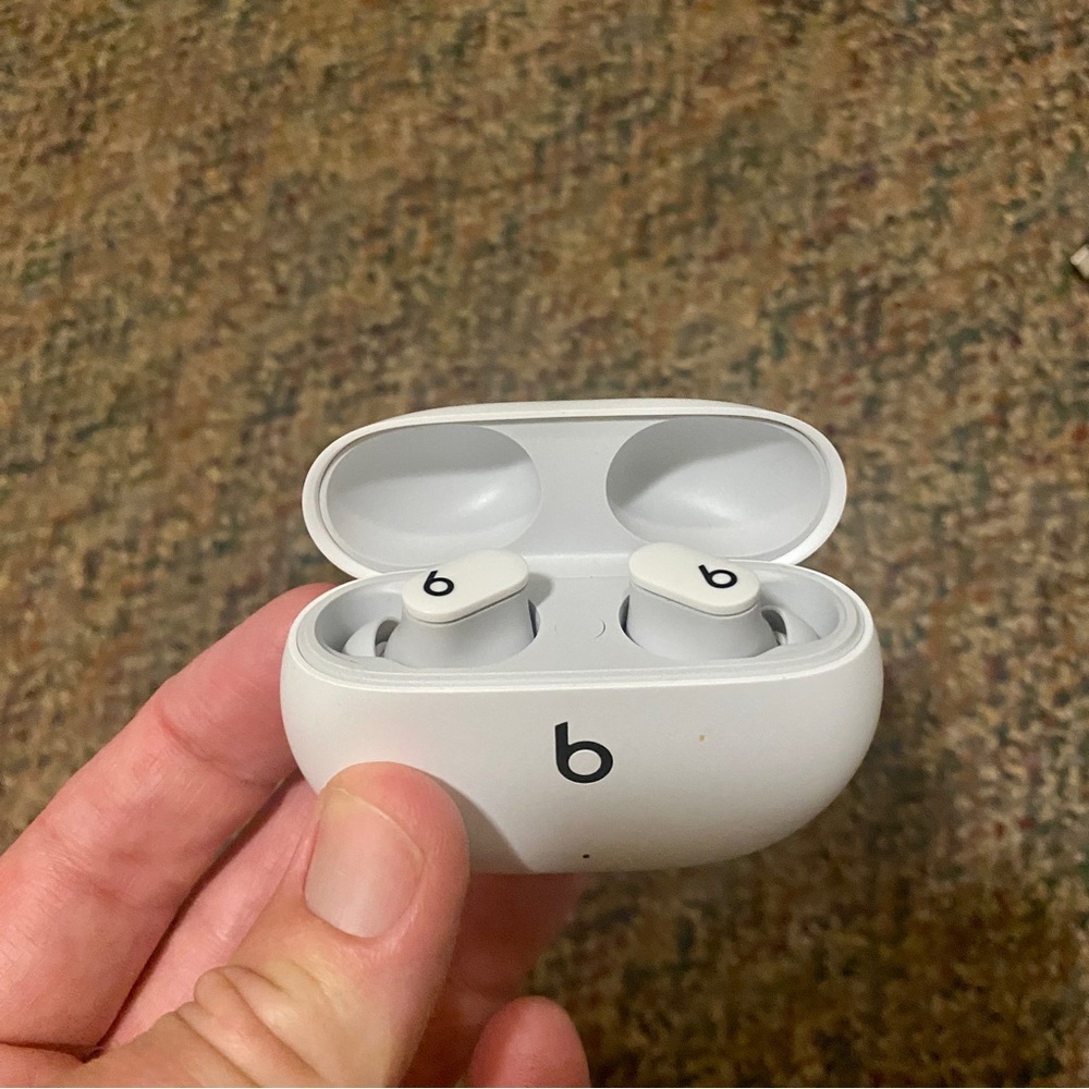 Beats Studio Buds